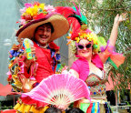 stilt-terrific_stiltwalkers_statues_roving002017.jpg