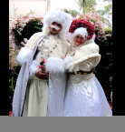 stilt-terrific_stiltwalkers_statues_roving002023.jpg