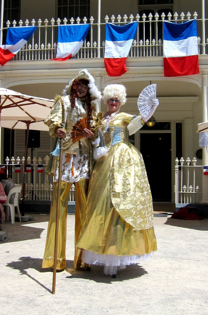 stilt-terrific_stiltwalkers_statues_roving008005.jpg