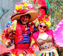 stilt-terrific_stiltwalkers_statues_roving017001.jpg