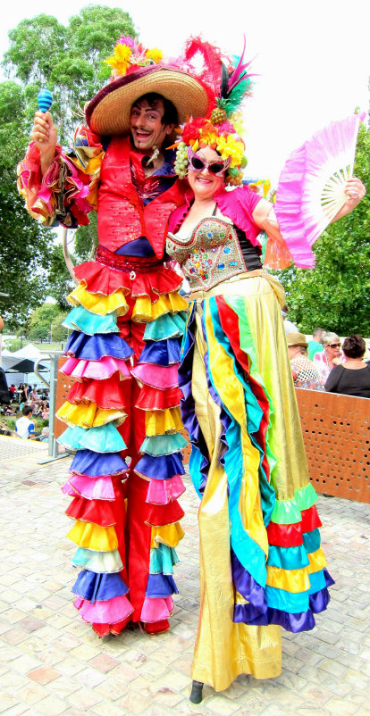 stilt-terrific_stiltwalkers_statues_roving017002.jpg