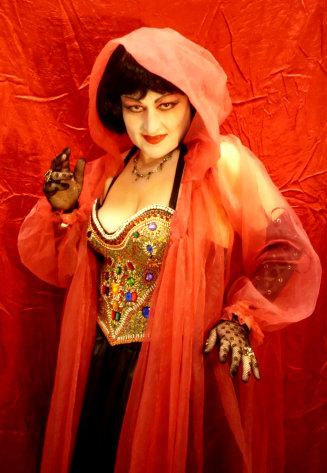 stilt-terrific_stiltwalkers_statues_roving019003.jpg