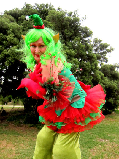 stilt-terrific_stiltwalkers_statues_roving032001.jpg