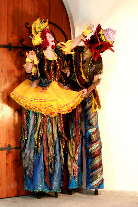 stilt-terrific_stiltwalkers_statues_roving033003.jpg