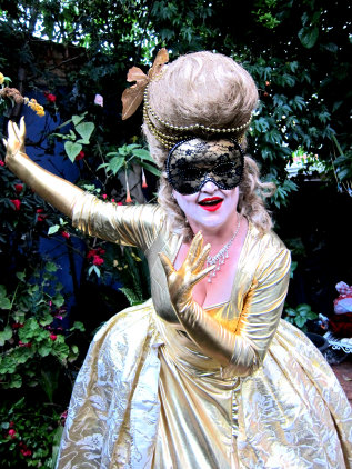 stilt-terrific_stiltwalkers_statues_roving035001.jpg