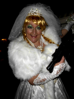 stilt-terrific_stiltwalkers_statues_roving037009.jpg