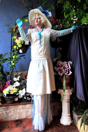 stilt-terrific_stiltwalkers_statues_roving038003.jpg