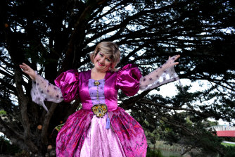 stilt-terrific_stiltwalkers_statues_roving046001.jpg