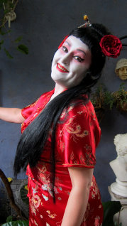 stilt-terrific_stiltwalkers_statues_roving057001.jpg