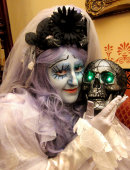 stilt-terrific_stiltwalkers_statues_roving060001.jpg