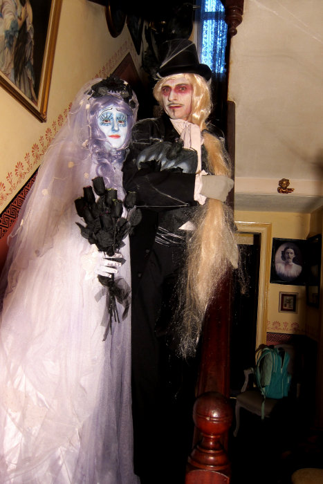 stilt-terrific_stiltwalkers_statues_roving060004.jpg