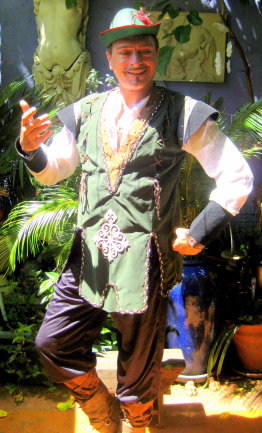 stilt-terrific_stiltwalkers_statues_roving066004.jpg