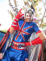 stilt-terrific_stiltwalkers_statues_roving071001.jpg