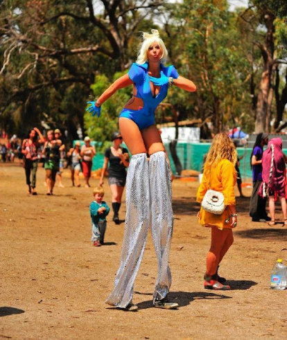 stilt-terrific_stiltwalkers_statues_roving090004.jpg
