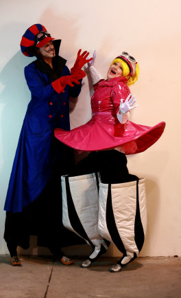 stilt-terrific_stiltwalkers_statues_roving094004.jpg