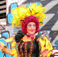 stilt-terrific_stiltwalkers_statues_roving095008.jpg