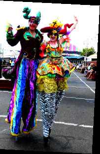 stilt-terrific_stiltwalkers_statues_roving095018.jpg