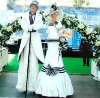 stilt-terrific_stiltwalkers_statues_roving096005.jpg