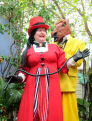 stilt-terrific_stiltwalkers_statues_roving096008.jpg