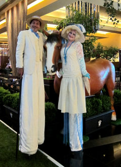 stilt-terrific_stiltwalkers_statues_roving096009.jpg