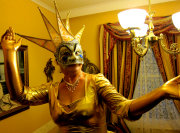 stilt-terrific_stiltwalkers_statues_roving098008.jpg