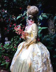 stilt-terrific_stiltwalkers_statues_roving098011.jpg