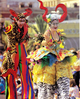 stilt-terrific_stiltwalkers_statues_roving099004.jpg