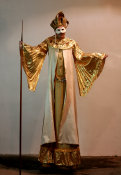 stilt-terrific_stiltwalkers_statues_roving099006.jpg