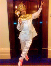 stilt-terrific_stiltwalkers_statues_roving099010.jpg