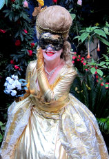 stilt-terrific_stiltwalkers_statues_roving099011.jpg