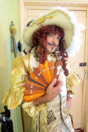stilt-terrific_stiltwalkers_statues_roving100005.jpg