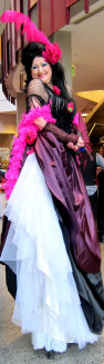 stilt-terrific_stiltwalkers_statues_roving101001.jpg
