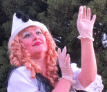 stilt-terrific_stiltwalkers_statues_roving101005.jpg