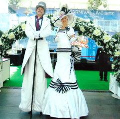 stilt-terrific_stiltwalkers_statues_roving103002.jpg