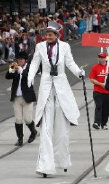stilt-terrific_stiltwalkers_statues_roving103017.jpg