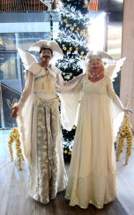 stilt-terrific_stiltwalkers_statues_roving105001.jpg